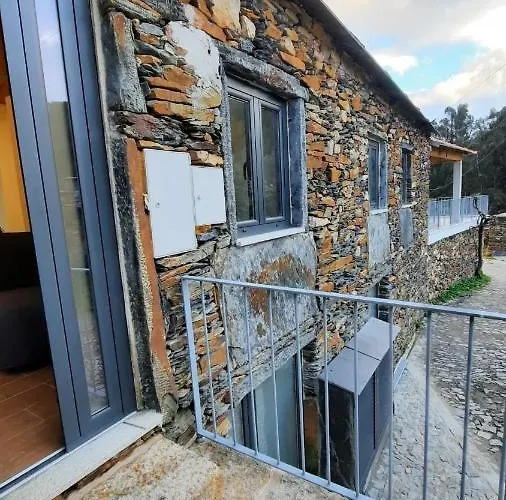 Casa De Baixo * Arouca