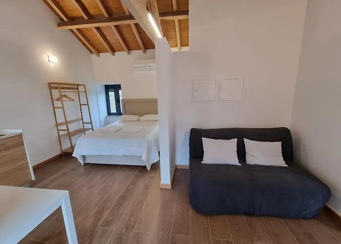 Casa De Baixo Apartment *