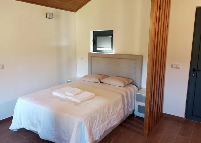 Casa De Baixo Apartment *